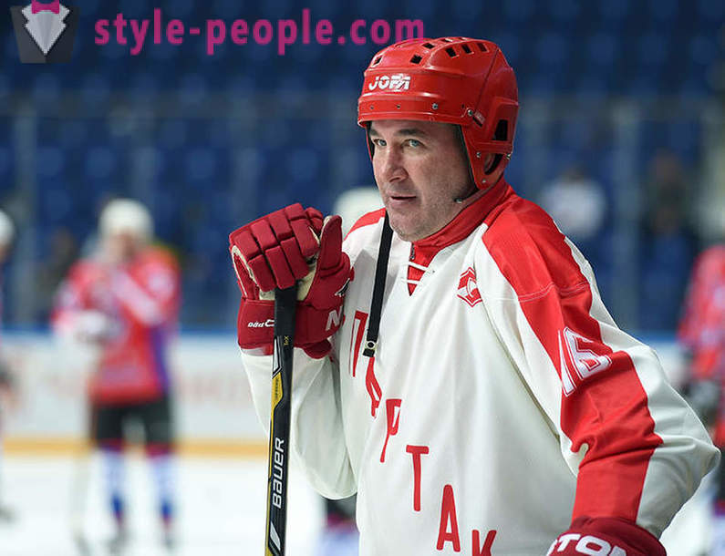 Alexander Kozhevnikov, hokeista: biografia, rodzina, osiągnięcia sportowe