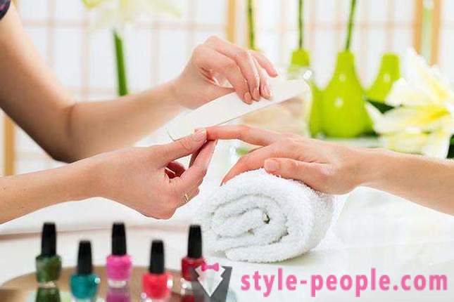 Co lepsze manicure: sprzęt lub przycinać? Cechy i zalecenia
