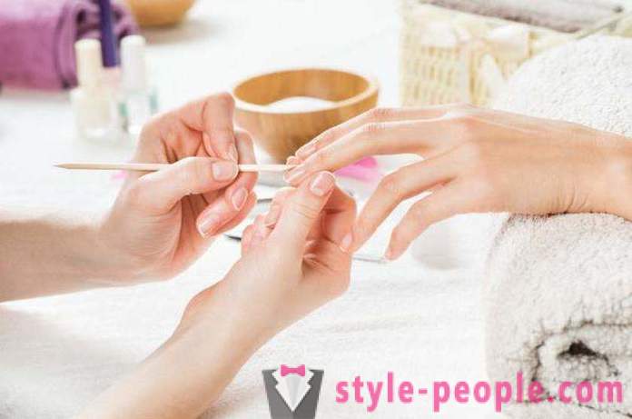 Co lepsze manicure: sprzęt lub przycinać? Cechy i zalecenia
