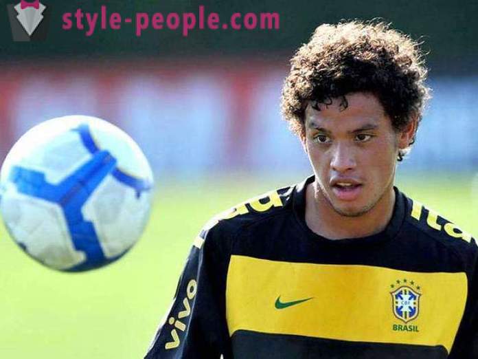 Carlos Eduardo: kariera brazylijski futbol
