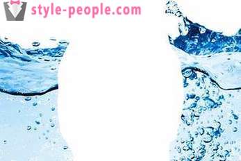 6 trików, które pomogą Ci pić więcej wody każdego dnia