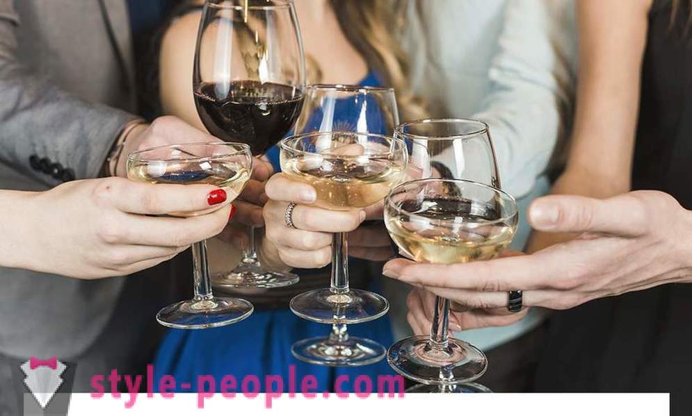 6 DANE O różnic między ciemnymi i czystego alkoholu