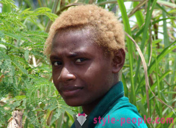 Opowieść o czarnych mieszkańców Melanezji z blond włosami