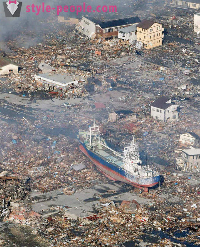 Wybrzeże Japonii, tsunami zniszczonych w 2011 roku, chroniony ścianę 12-metrowy