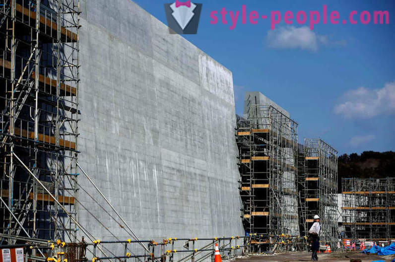 Wybrzeże Japonii, tsunami zniszczonych w 2011 roku, chroniony ścianę 12-metrowy