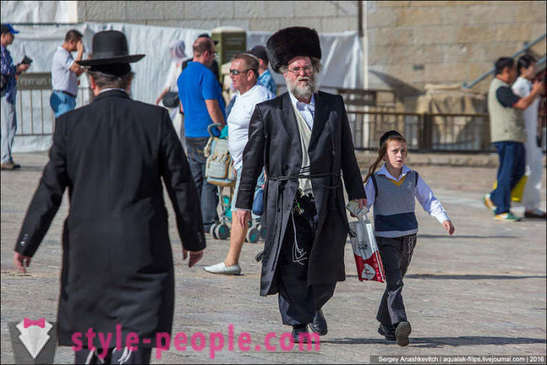 Dlaczego Żydzi religijni nosić specjalne ubrania