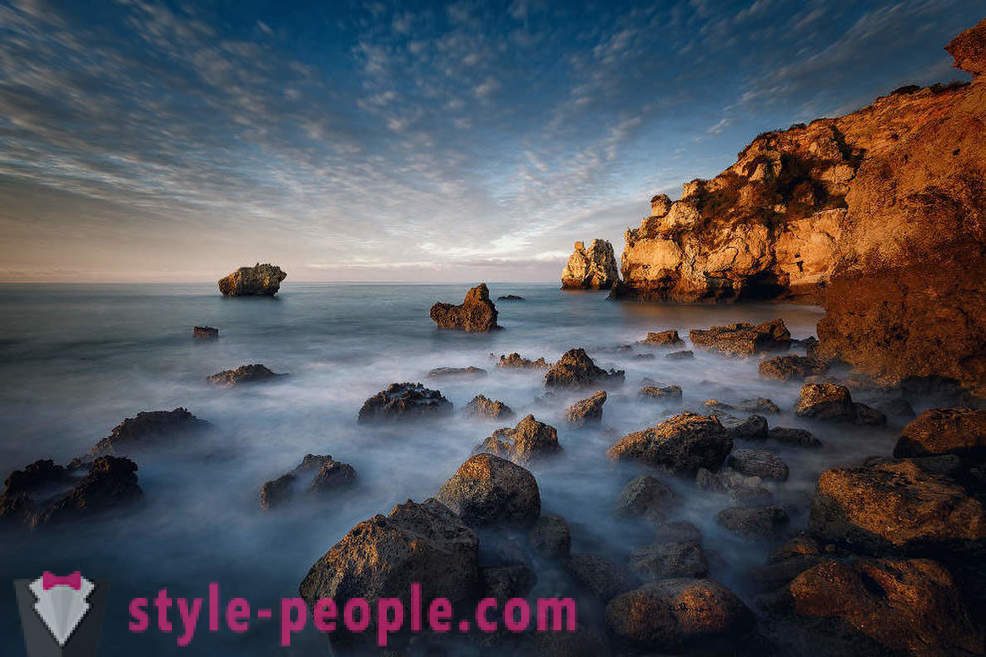 Portugalia Algarve słoneczne lub szare chmury ocean