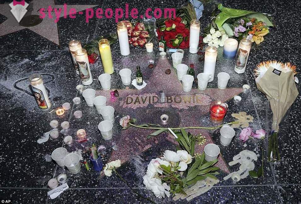 Fani pożegnać się z Davidem Bowie