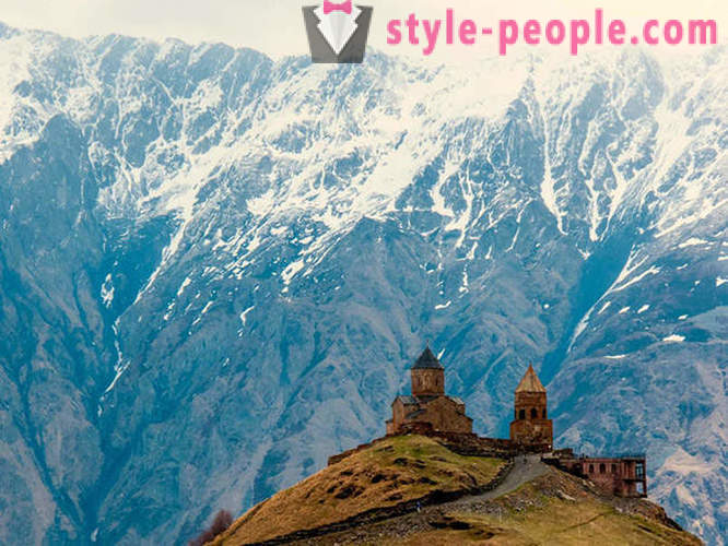 Podróżować po górach Kaukazu