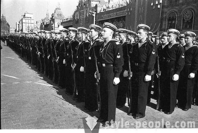 Parada na Placu Czerwonym w dniu 1 maja 1951