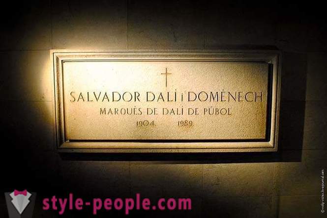 Salvador Dali Muzeum i zamek z żoną