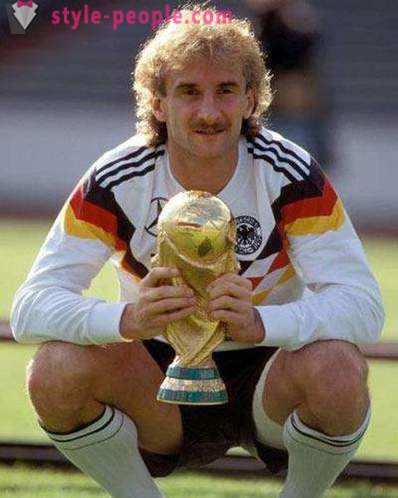 Rudi Völler - niemiecki piłkarz i trener: biografię, osiągnięcia sportowe