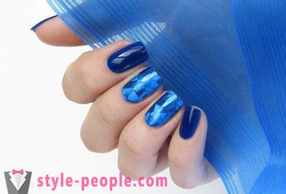 Niebieski manicure. manicure pomysły na niebiesko