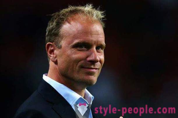 Dennis Bergkamp - holenderski trener piłkarski. Biografia Kariera sportowa