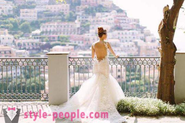 Piękna suknia ślubna z otwartymi plecami