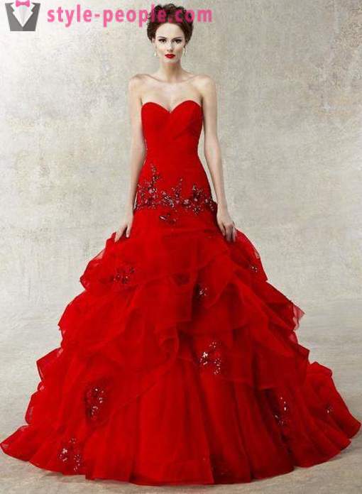 Czerwona lub biała suknia ślubna?