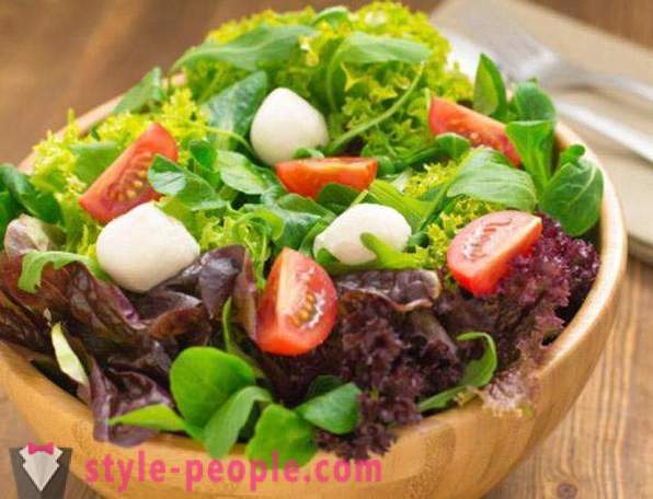 Dietetyczne sałatki dieta: gotowanie przepisy kulinarne ze zdjęciami. lekkie sałatki
