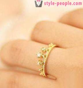 Pierścień w kształcie korony. Złoty, srebrny pierścień
