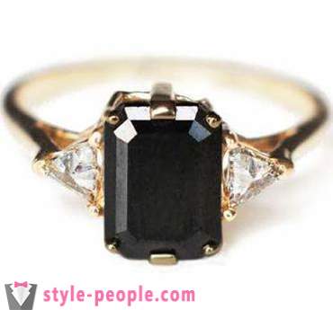 Czarny diament biżuteria, która jest używana? Pierścień z Black Diamond