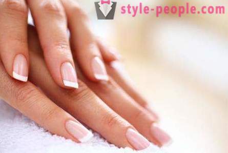 Jak zrobić manicure w domu: tajemnice urody